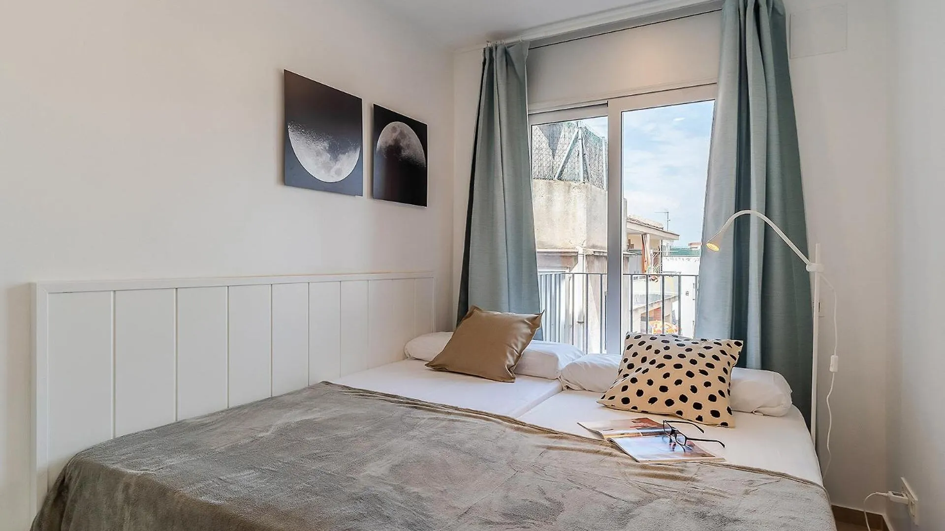 4236 - Ab Santa Coloma III Appartement Barcelona Spanje