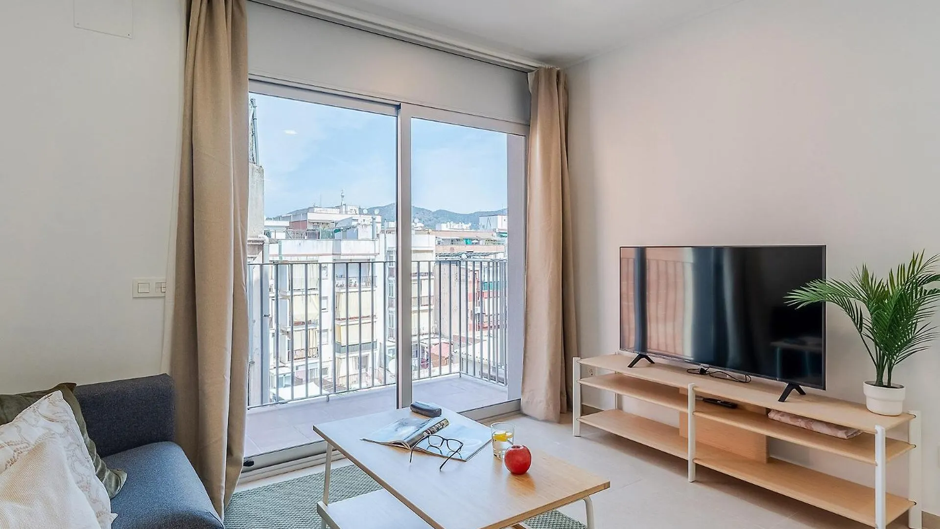 4236 - Ab Santa Coloma III Appartement Barcelona Spanje